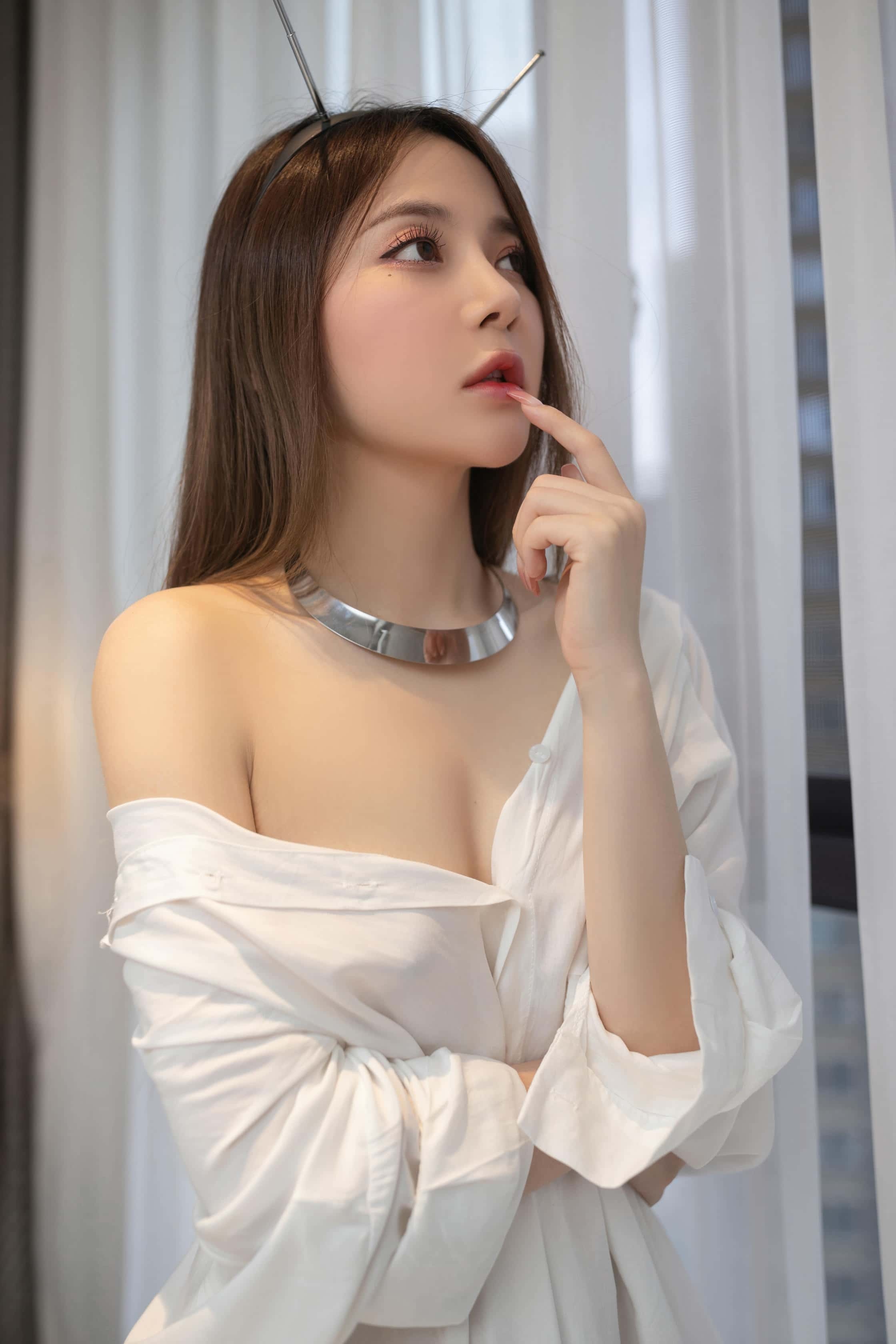 秀人名模鱼子酱Fish《机器人女友》[84P／929MB]